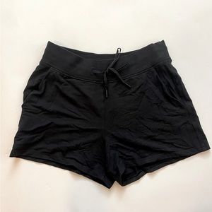 Lululemon - Every Moment Short